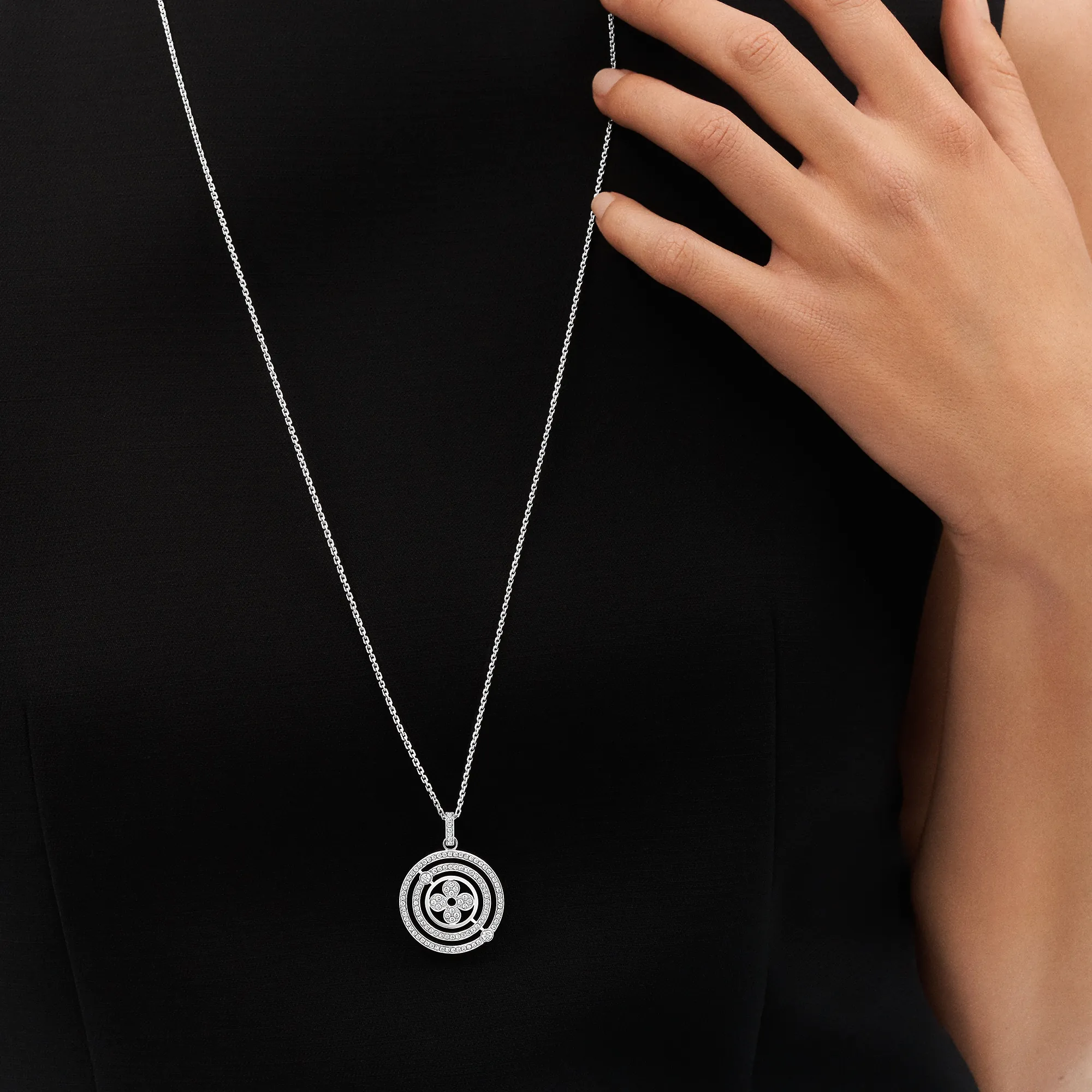 Louis Vuitton Idylle Blossom Medallion, White Gold And Diamonds - Jewelry - Categories Q93764