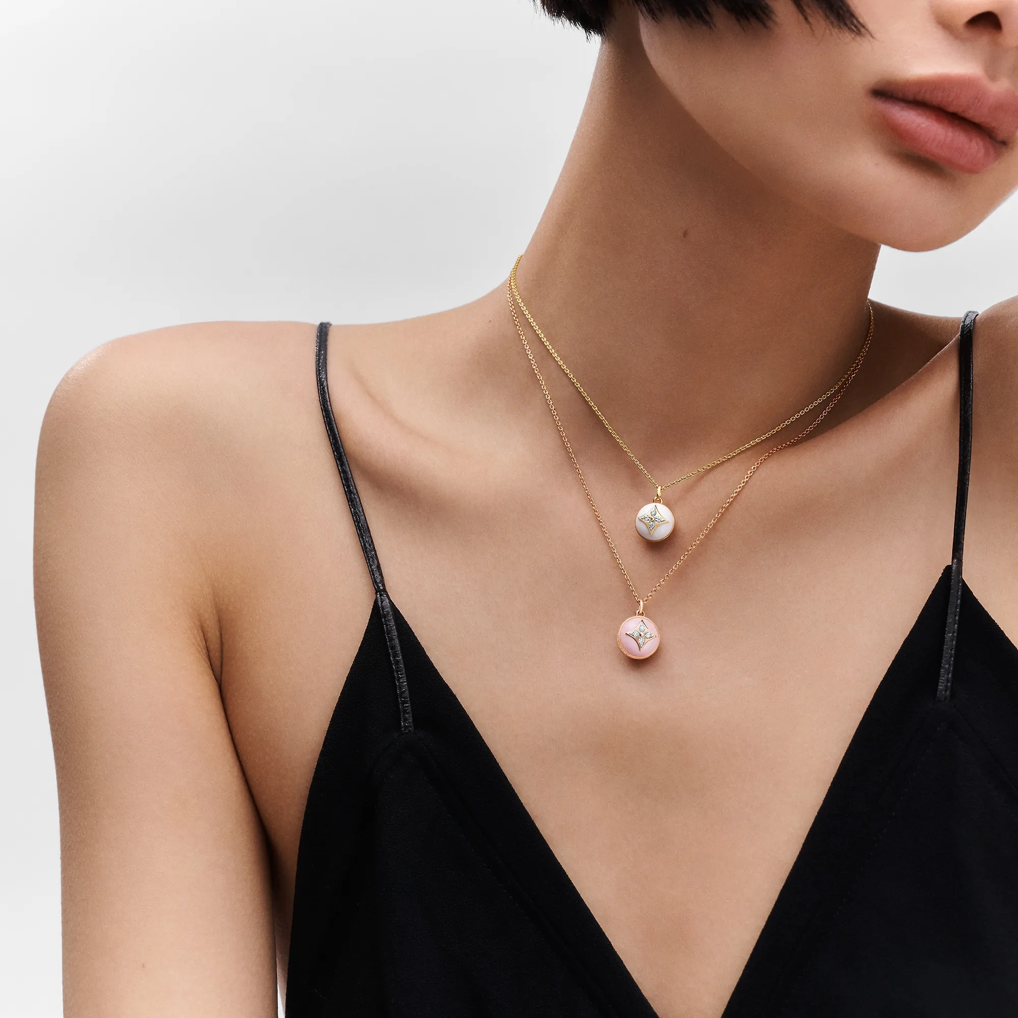 Louis Vuitton Color Blossom Pendant, Yellow Gold, White Gold, White Agate And Diamonds - Jewelry - Categories Q93793