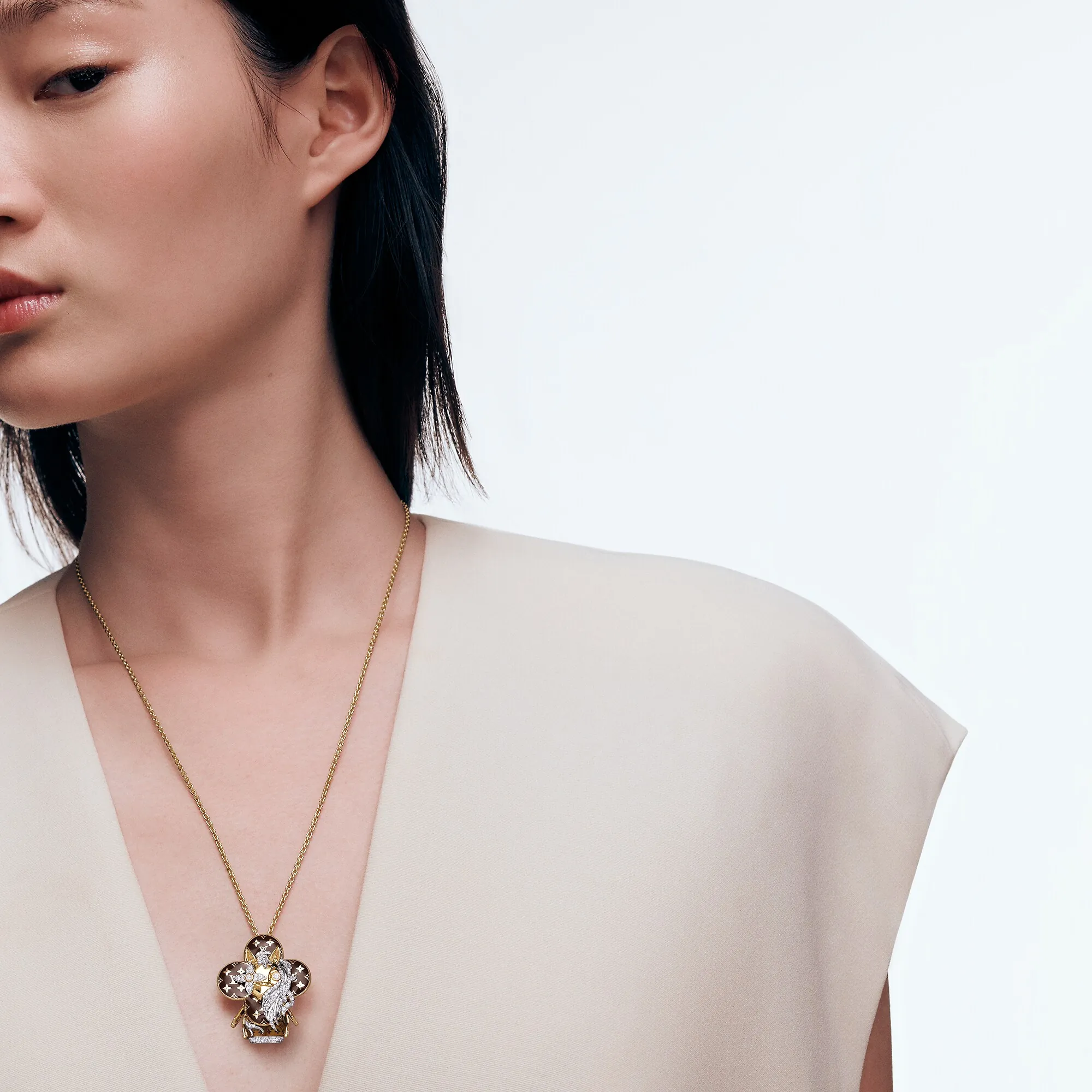 Louis Vuitton Vivienne Horse Pendant, Yellow Gold, White Gold, Lacquer & Diamonds - Les Extraordinaires - Jewelry Q93978