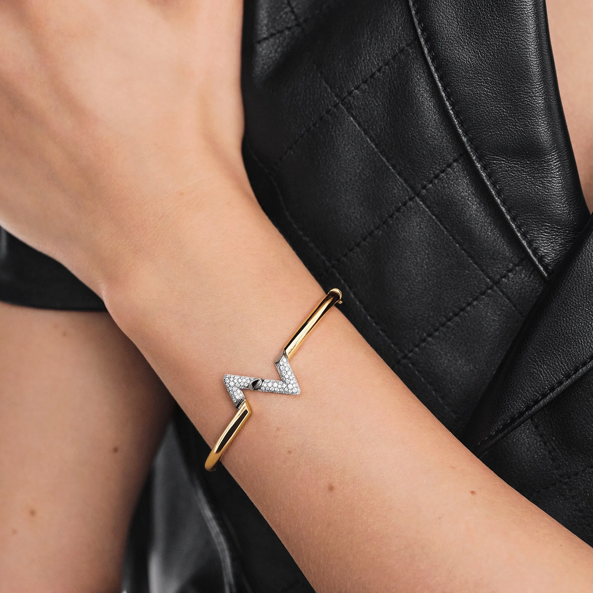 Louis Vuitton LV Volt Upside Down Bracelet, Yellow Gold, White Gold And Diamonds - Jewelry - Categories Q95979