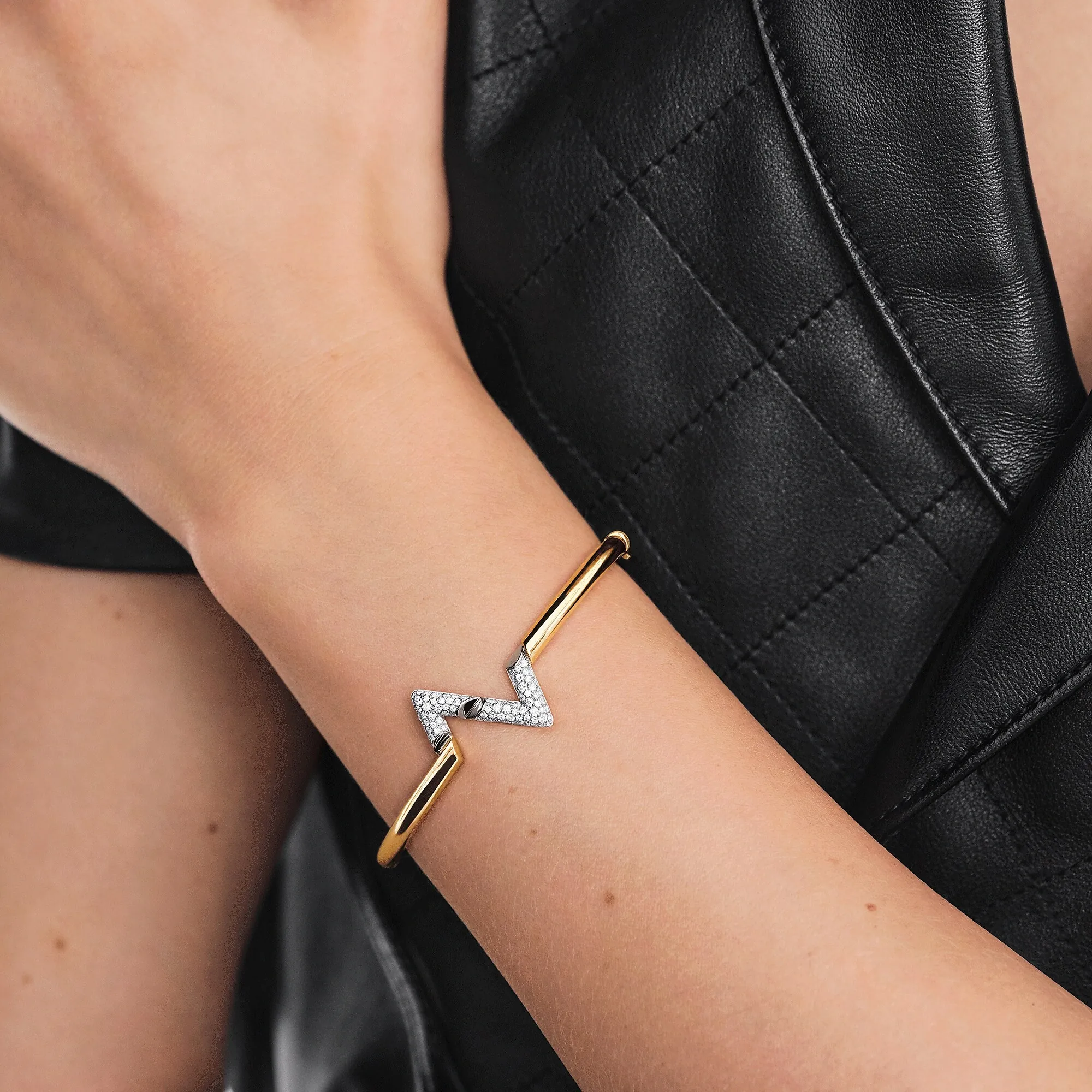 Louis Vuitton LV Volt Upside Down Bracelet, Yellow Gold, White Gold And Diamonds - Jewelry - Categories Q95980