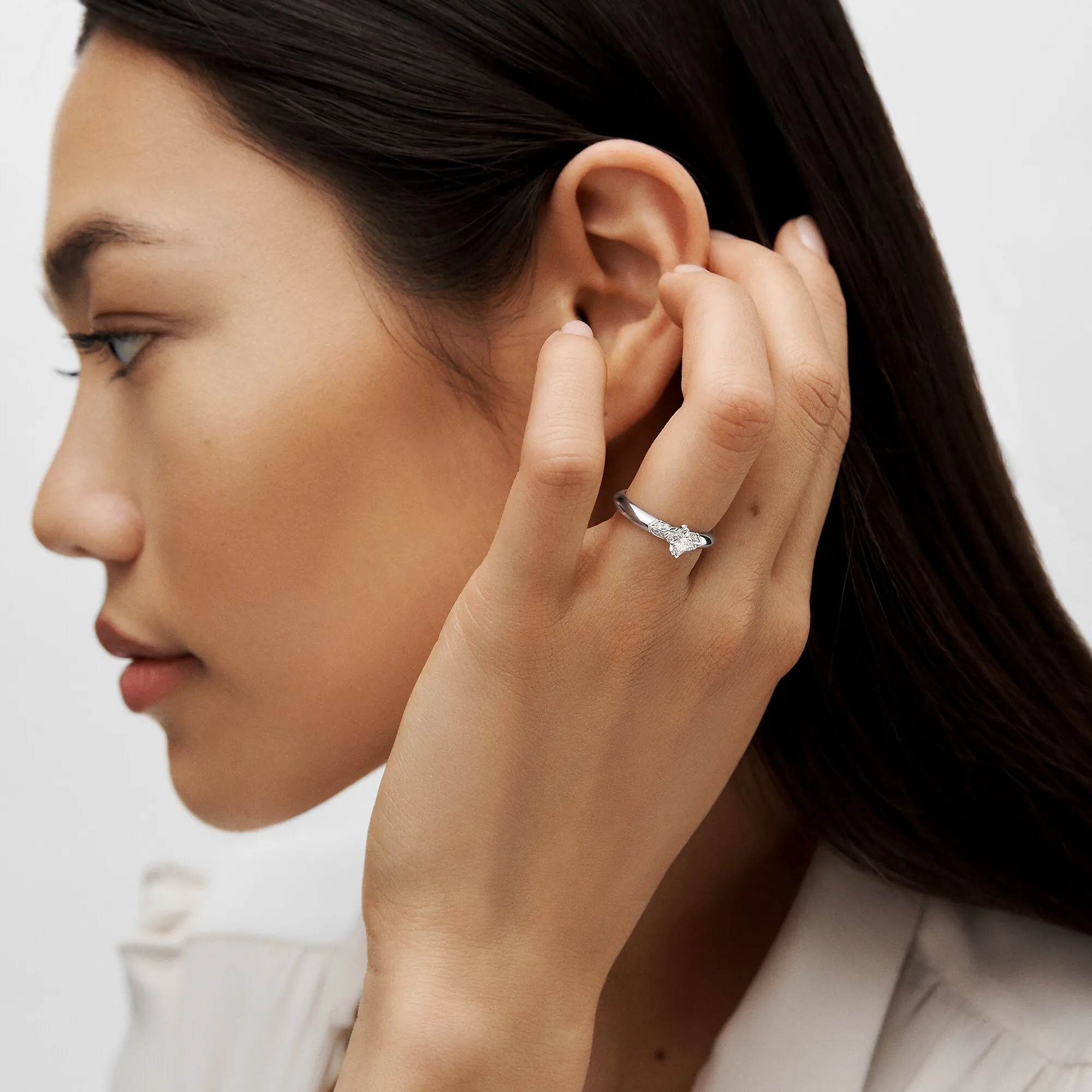 Louis Vuitton LV Diamonds Solitaire, LV Monogram Star cut - Jewelry - Collections Q9U00A