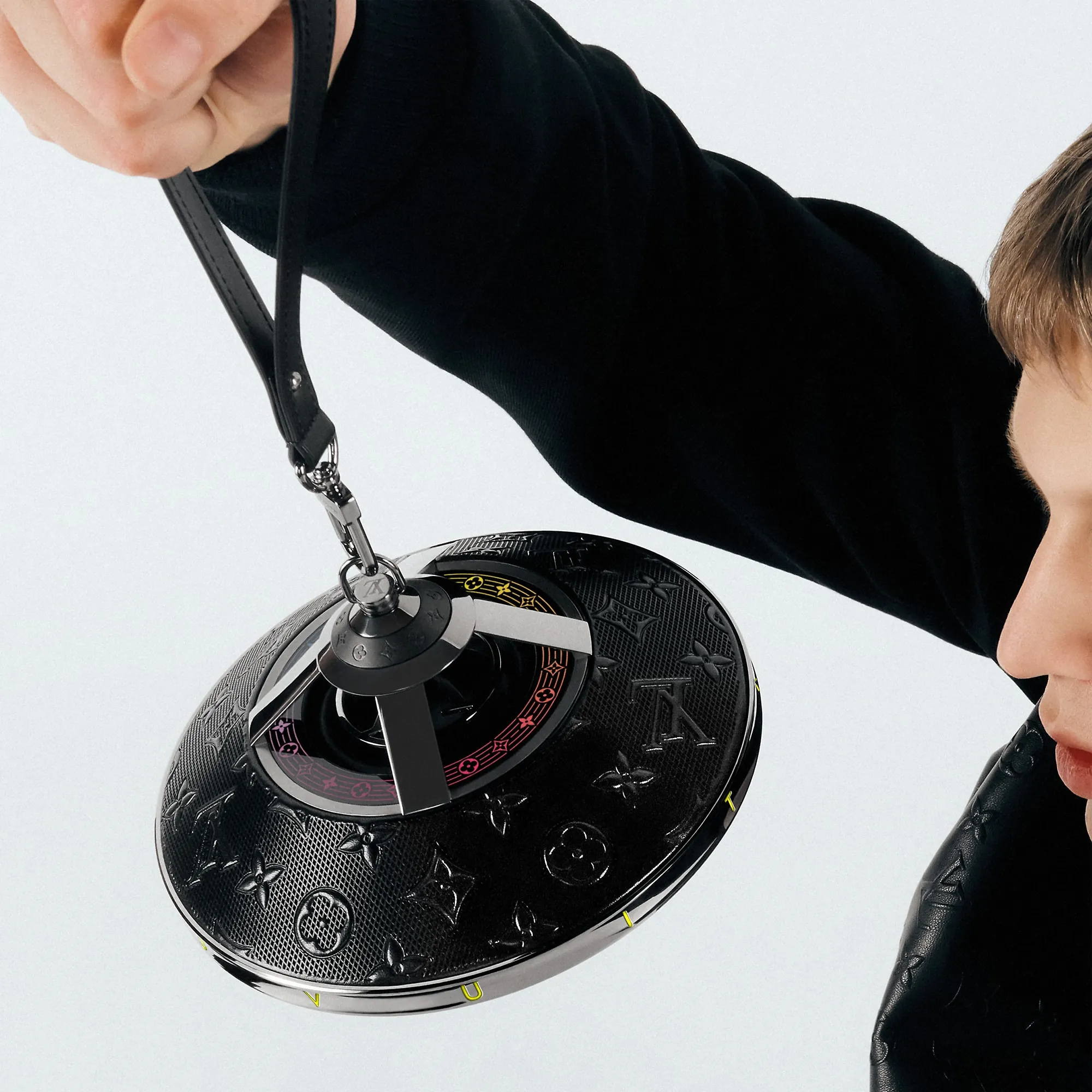 Louis Vuitton Louis Vuitton Horizon Light Up Speaker - Art of Living - Tech Objects and Accessories QAC000 Louis Vuitton Louis Vuitton Horizon Light Up Speaker - Art of Living - Tech Objects and Accessories QAC000