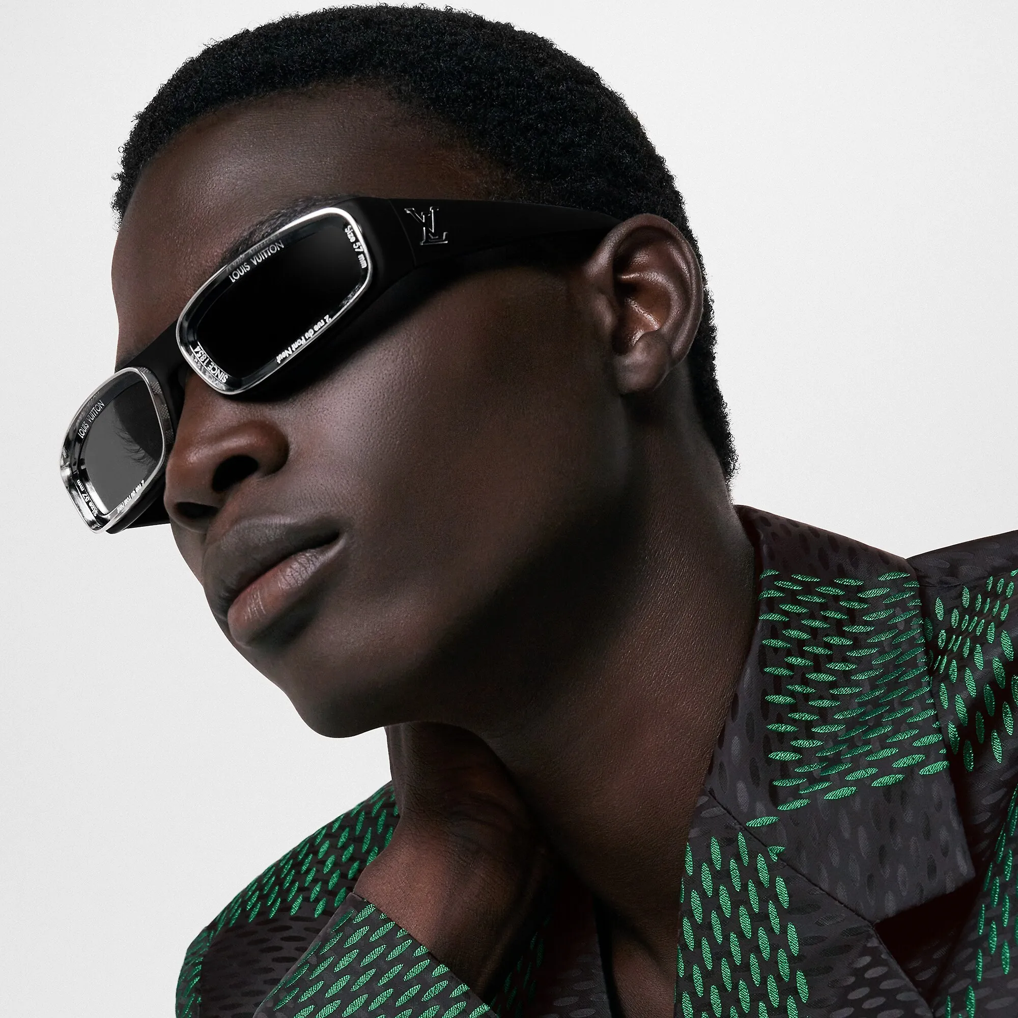 Louis Vuitton LV Super Vision Low Square Sunglasses S00 - New - For Men Z2388W Black