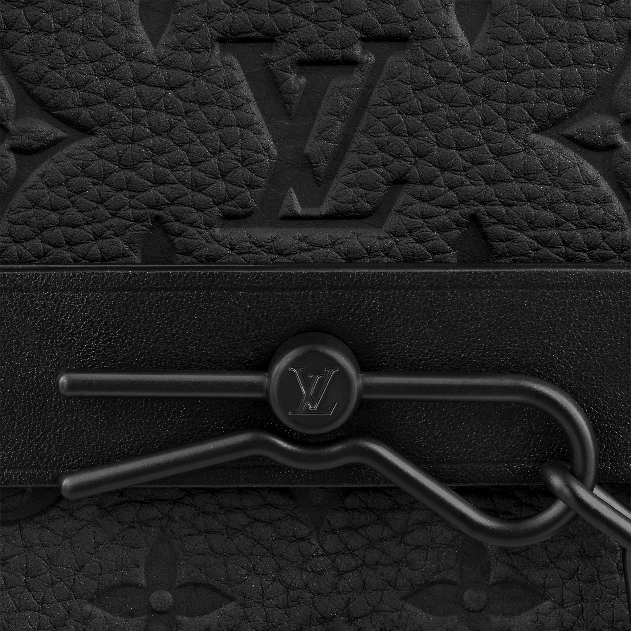 Louis Vuitton Taurillon Monogram Steamer Messenger Men M57307