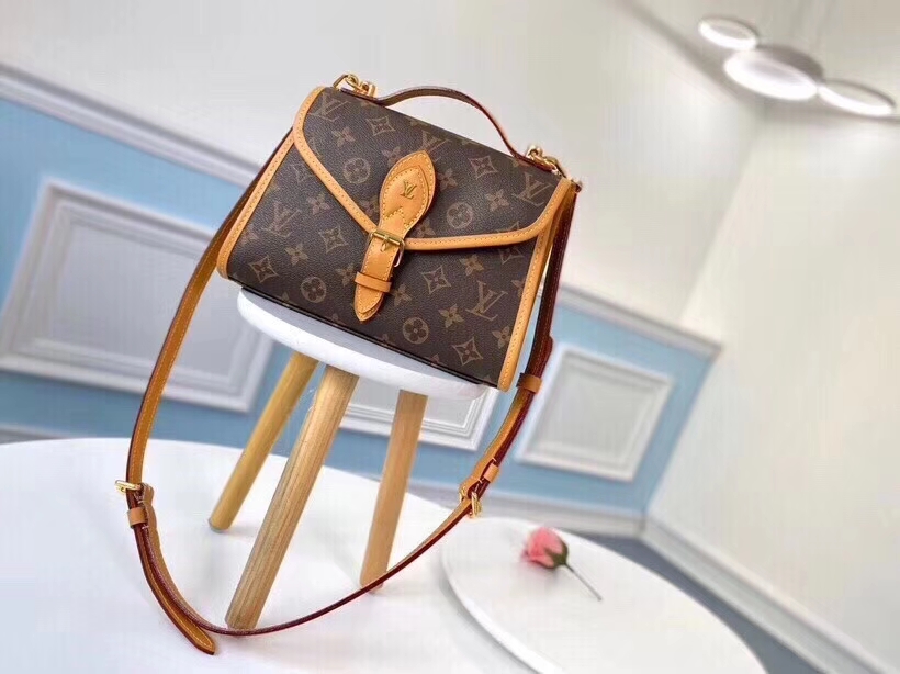 Louis Vuitton Monogram Canvas LV Ivy Handbag M44919
