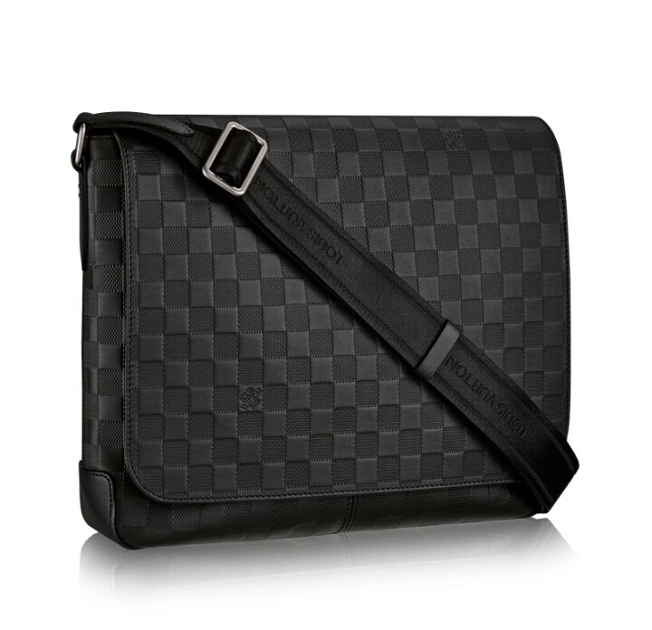 Louis Vuitton Damier Infini Leather District MM N41284 Onyx